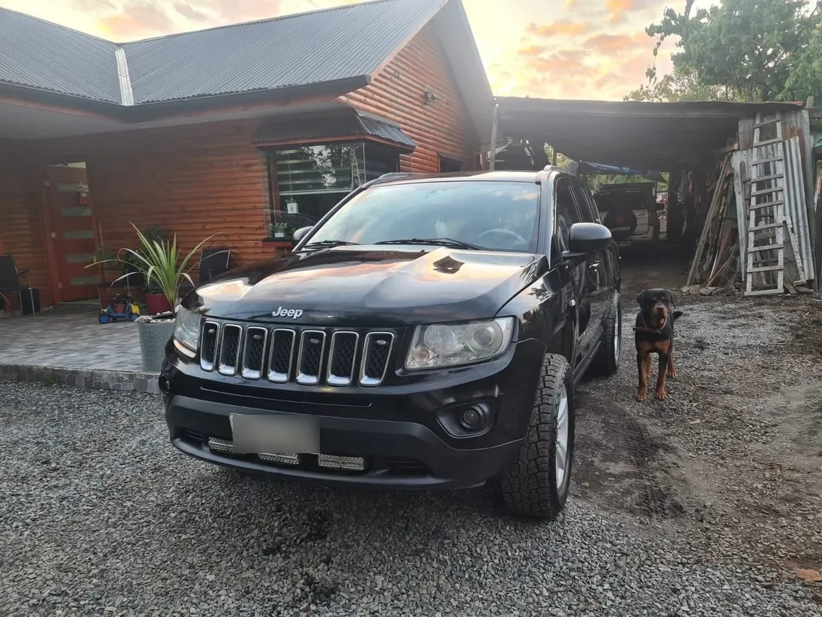 JEEP COMPASS 2.4 Sport At 4x4 año 2013