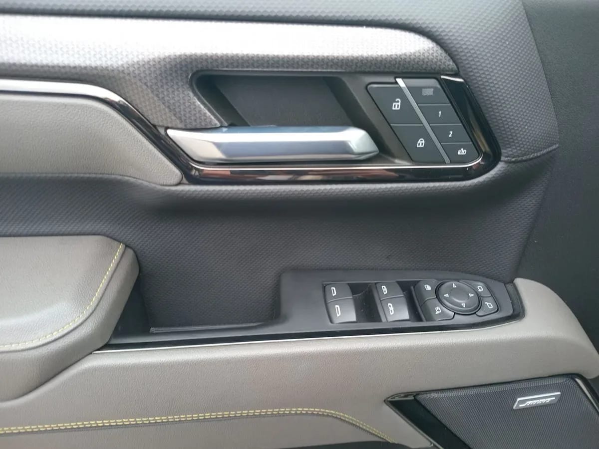 Chevrolet Silverado 6.2 Zr2 4x4 At 4p año 2023