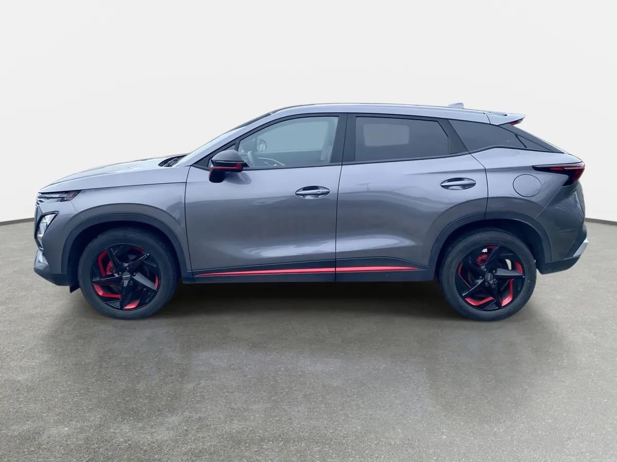 Omoda C5 1.5t Luxury 4x2 Cvt At 5p año 2025