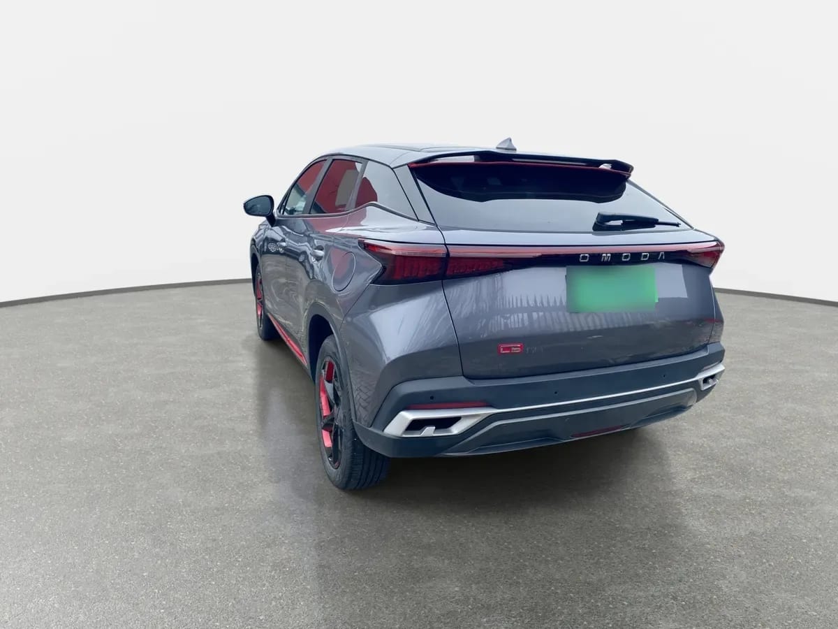 Omoda C5 1.5t Luxury 4x2 Cvt At 5p año 2025