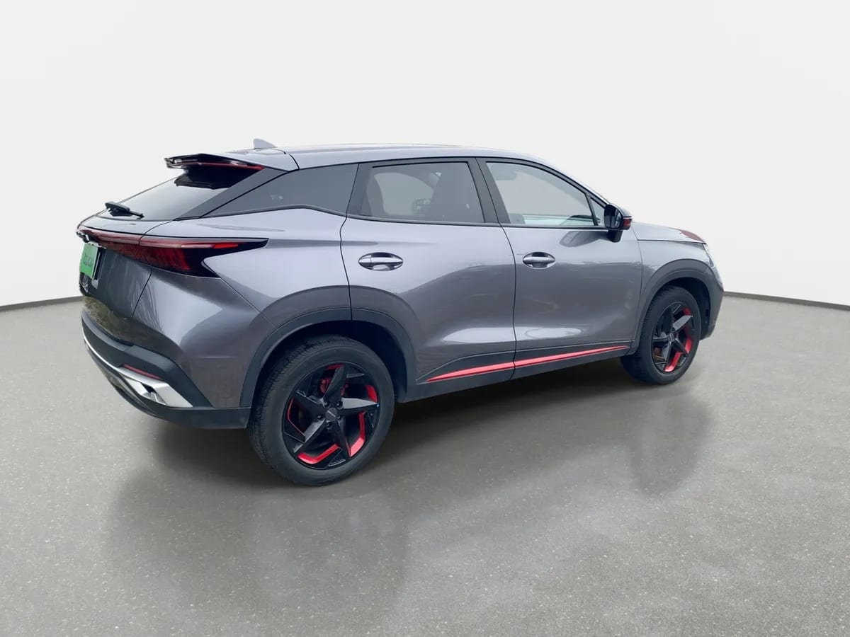 Omoda C5 1.5t Luxury 4x2 Cvt At 5p año 2025