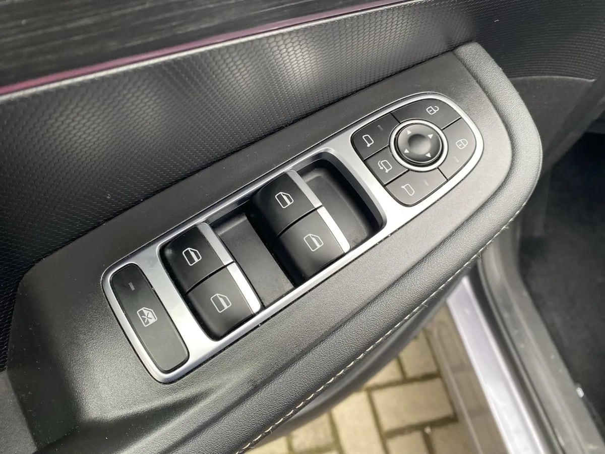 Omoda C5 1.5t Luxury 4x2 Cvt At 5p año 2025