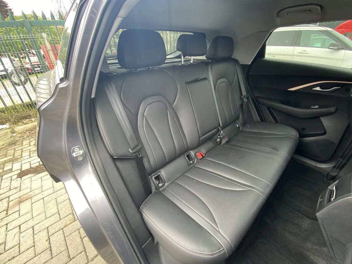 Omoda C5 1.5t Luxury 4x2 Cvt At 5p año 2025