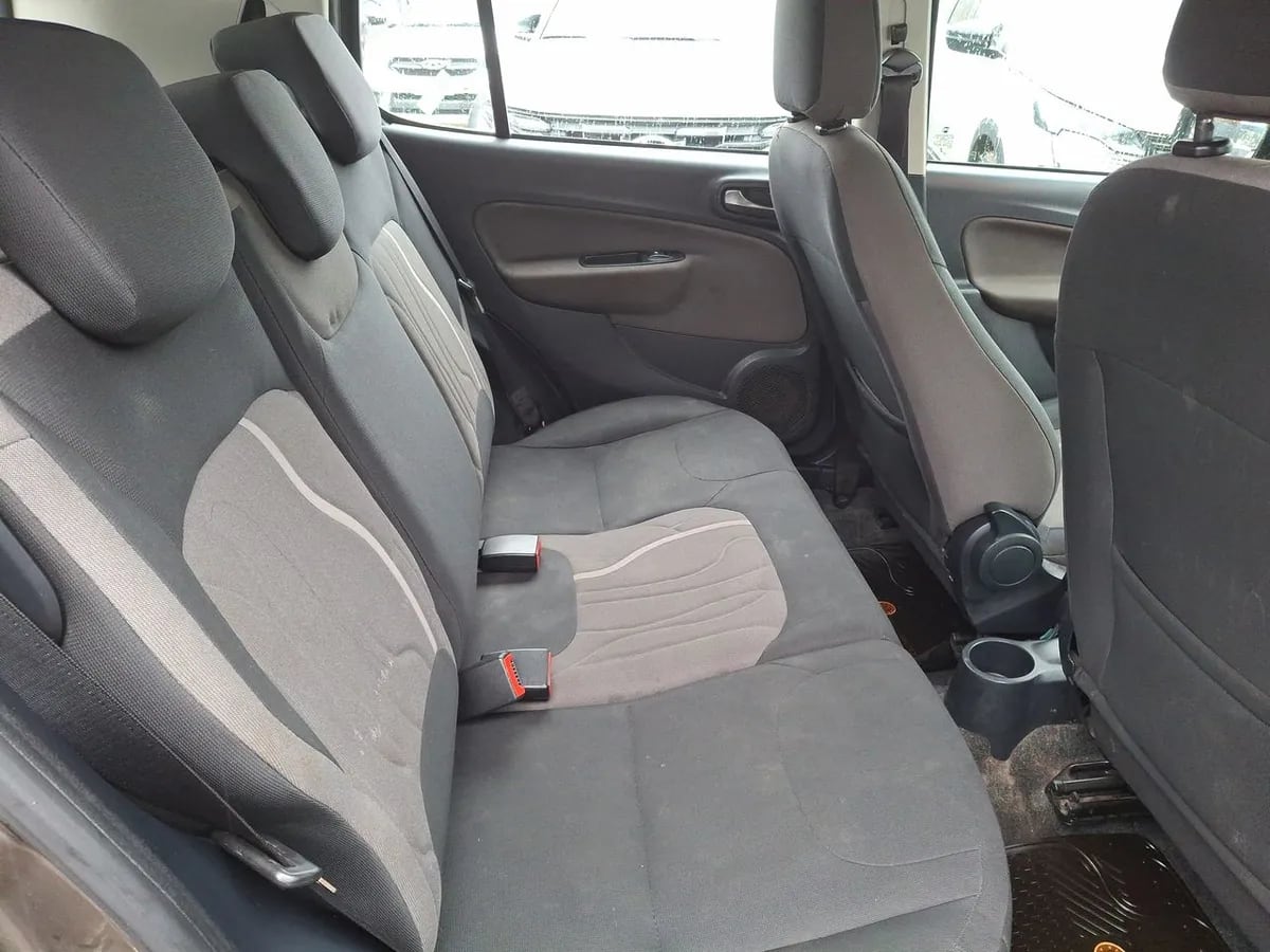 Fiat Uno 1.4 Way Evo Style 4x2 Aa Mt 5p año 2019