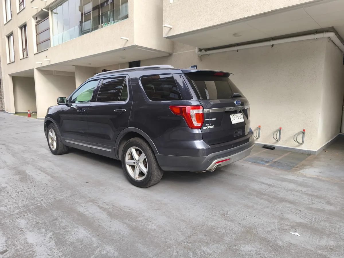 FORD EXPLORER 3.5 Xlt At año 2017