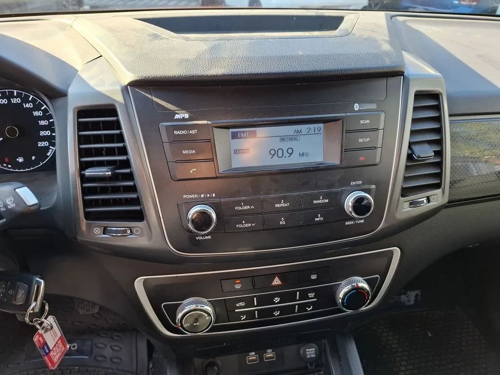 Ssangyong Musso 2.2 Grand Glx Td Diesel 4wd Mt6 4p año 2024