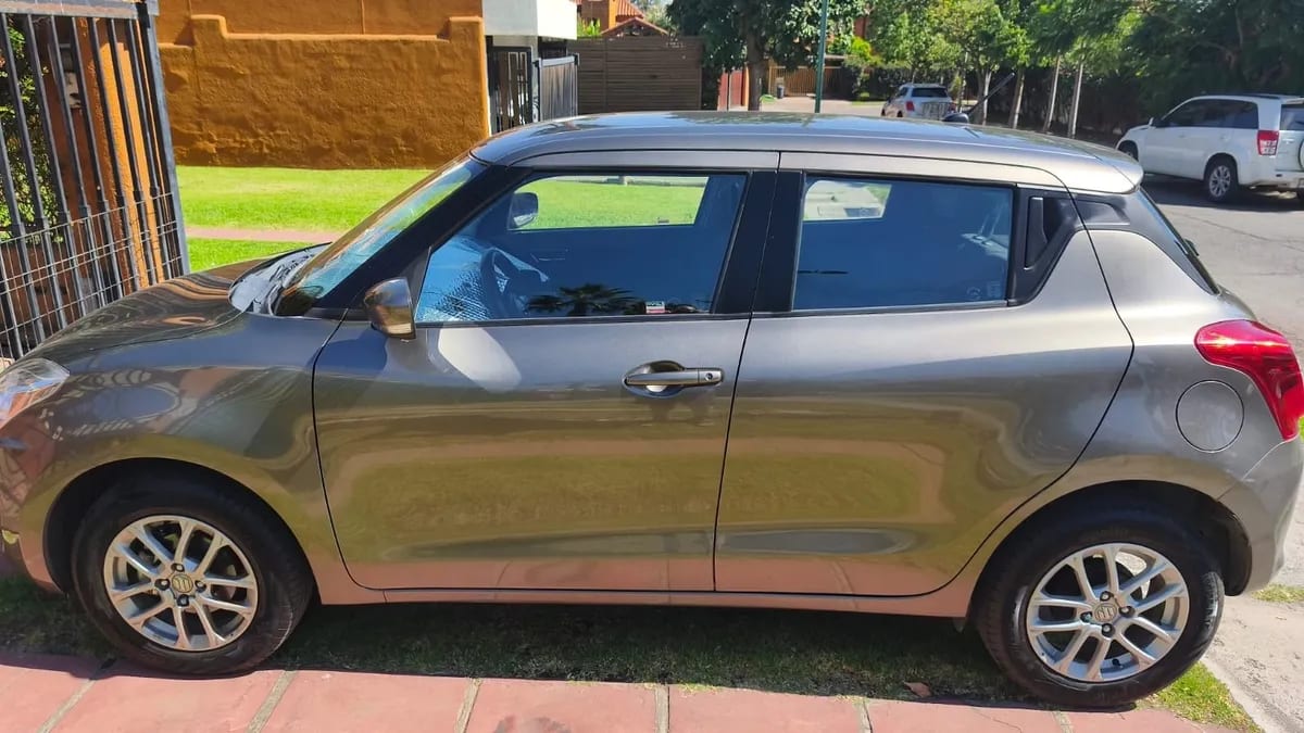 SUZUKI SWIFT 1.2 Glx Plus Mt año 2024