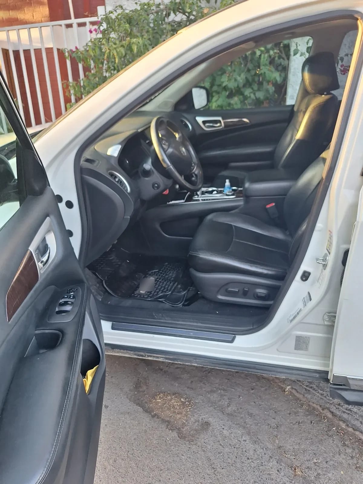 NISSAN PATHFINDER 3.5 Exclusi Cvt At 4x4 año 2014
