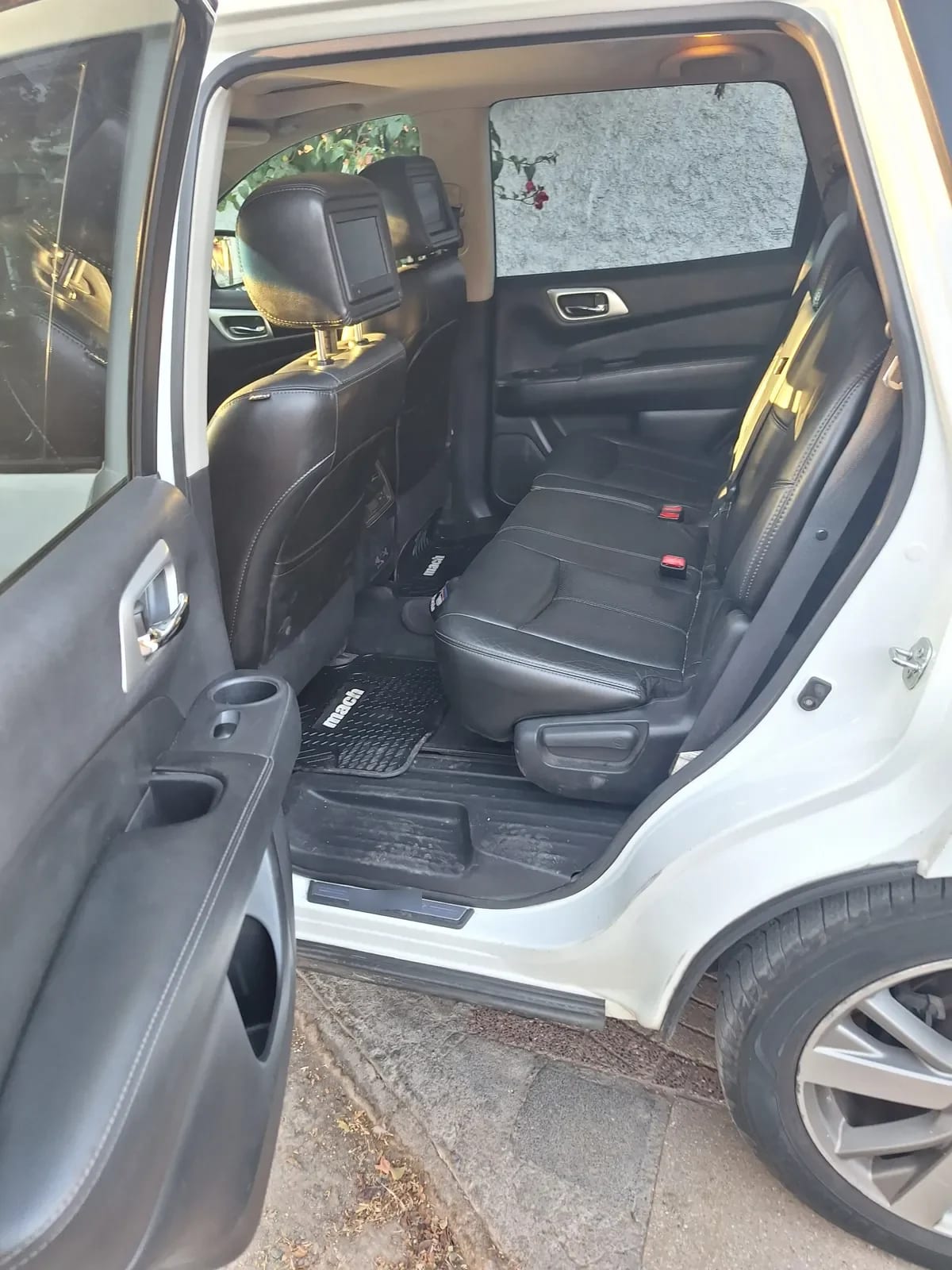 NISSAN PATHFINDER 3.5 Exclusi Cvt At 4x4 año 2014