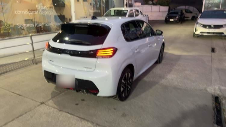 Peugeot 208 1.2 Mca Allure Mhev 136 4x2 Edct6 At 5p año 2026