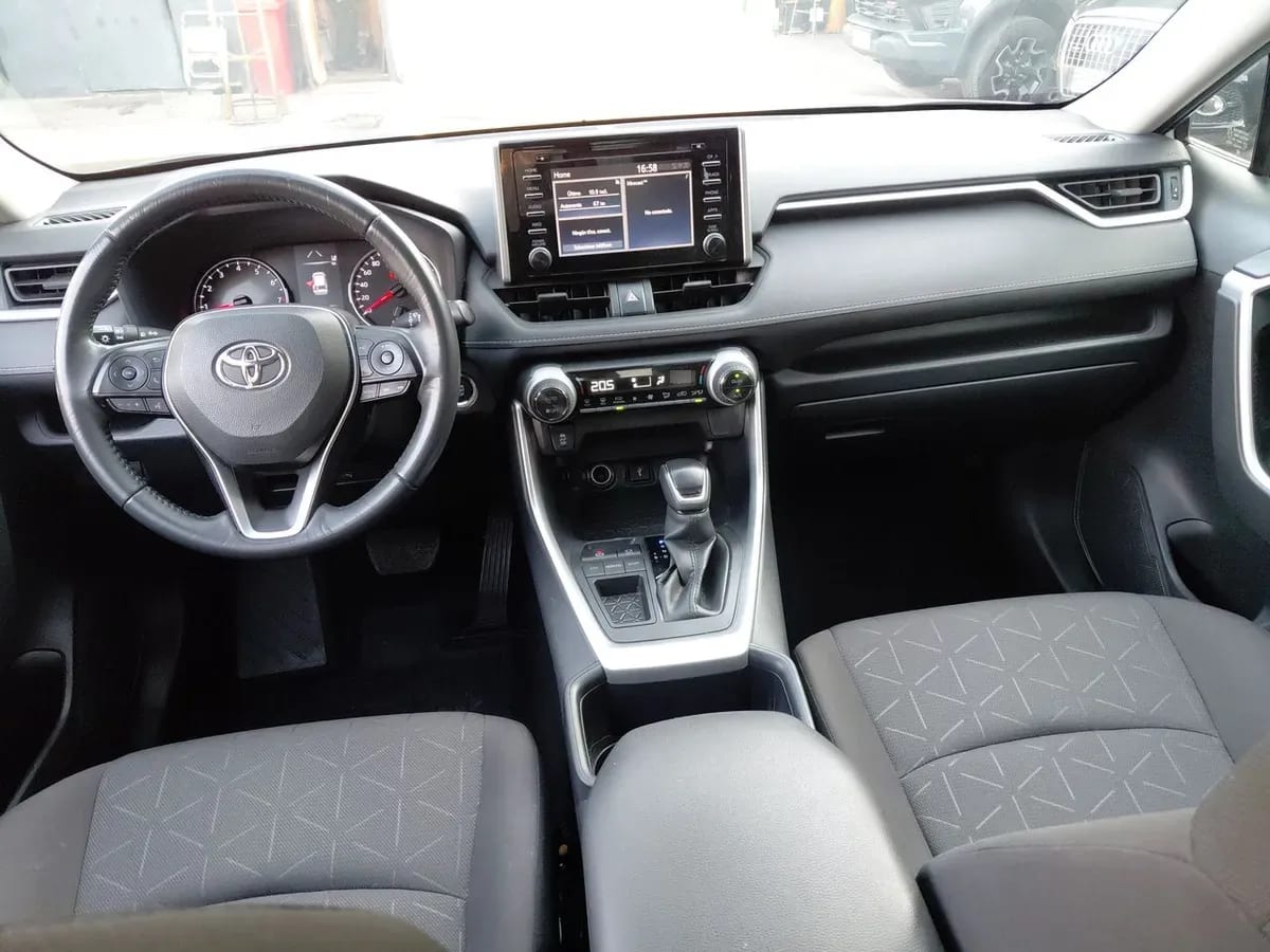 Toyota Rav 4 2.5 Xle 4x2 At 5p año 2022