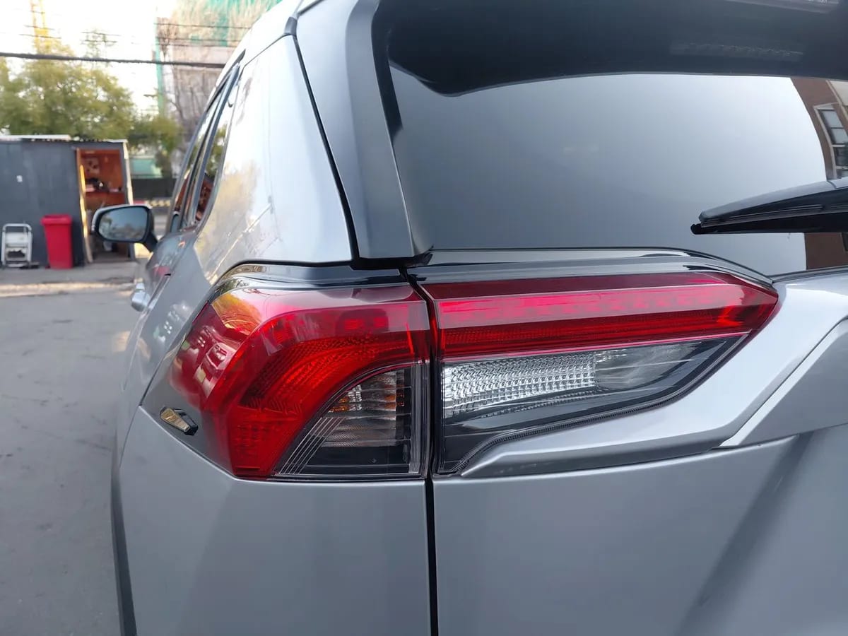 Toyota Rav 4 2.5 Xle 4x2 At 5p año 2022
