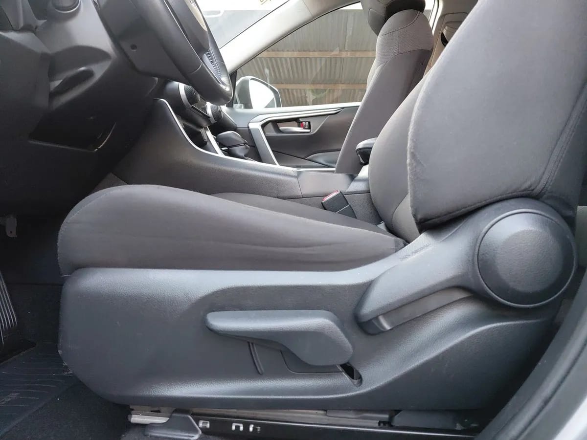 Toyota Rav 4 2.5 Xle 4x2 At 5p año 2022