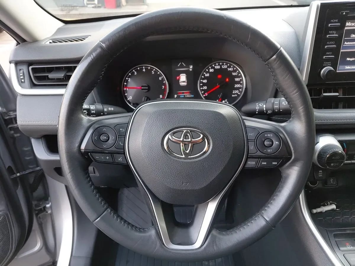 Toyota Rav 4 2.5 Xle 4x2 At 5p año 2022