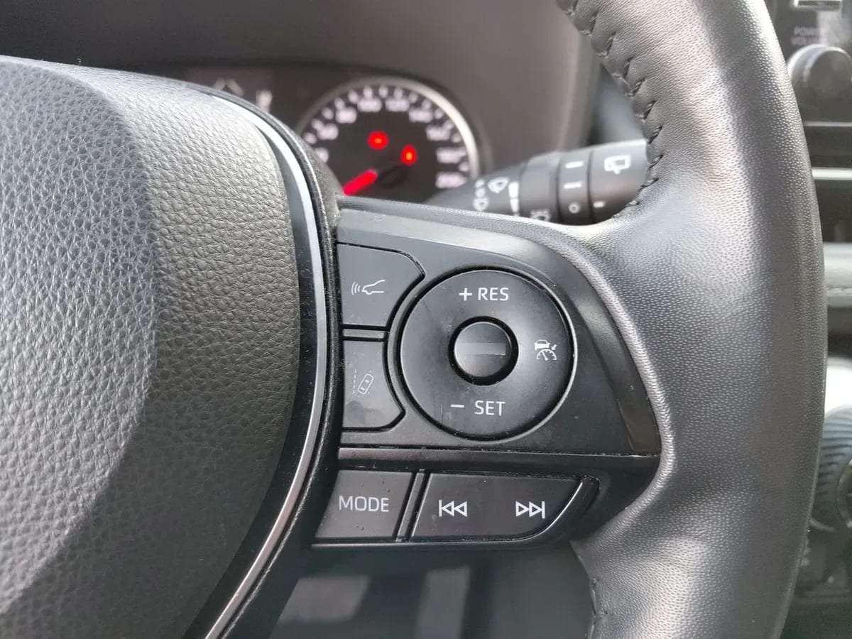 Toyota Rav 4 2.5 Xle 4x2 At 5p año 2022