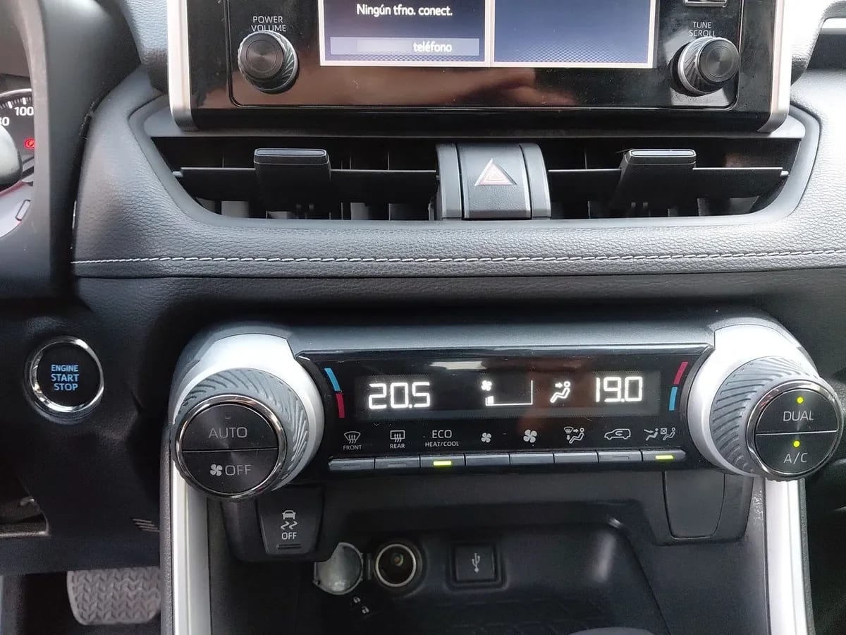 Toyota Rav 4 2.5 Xle 4x2 At 5p año 2022