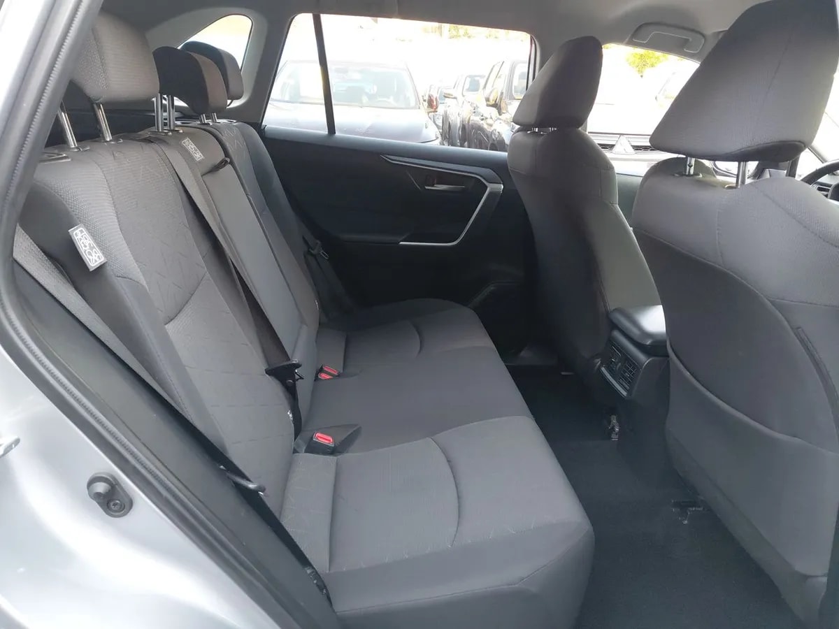 Toyota Rav 4 2.5 Xle 4x2 At 5p año 2022
