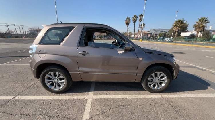 Suzuki Grand Vitara 2.4 Glx Sport Winche 4x4 Mt 3p año 2017