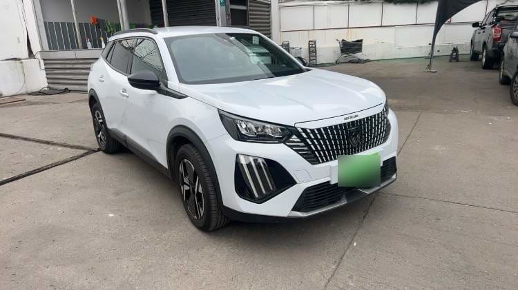 Peugeot 2008 1.2 Allure Pack Puretech 130hp 4x2 Eat8 5p año 2025
