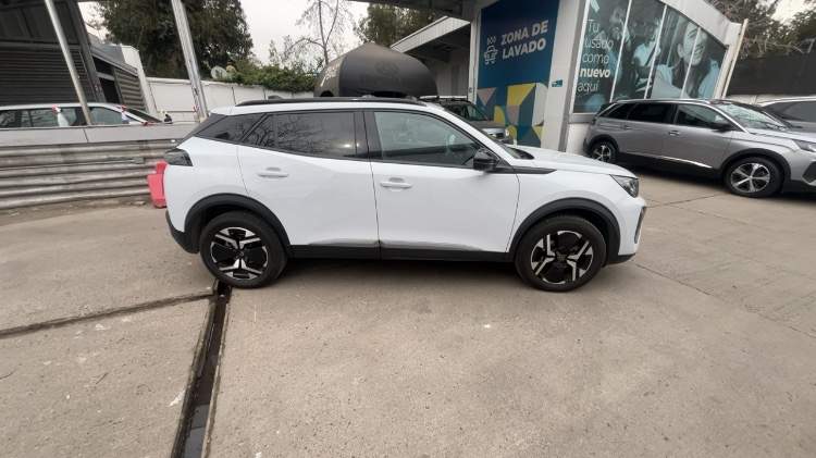 Peugeot 2008 1.2 Allure Pack Puretech 130hp 4x2 Eat8 5p año 2025