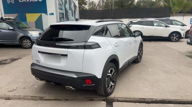 Peugeot 2008 1.2 Allure Pack Puretech 130hp 4x2 Eat8 5p año 2025