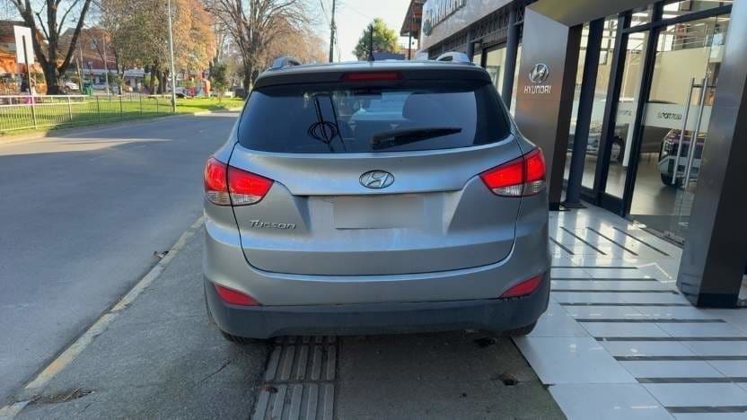 Hyundai Tucson 2.0 Gl 2wd Lm Pe Ac 2ab At 5p año 2016