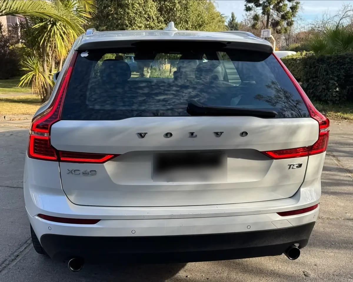 VOLVO XC60 2.0 D4 Momentum At 4x4 Diesel año 2019