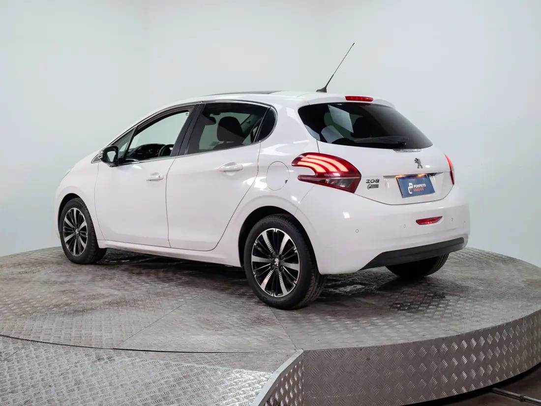 Peugeot 208 1.2 Signature Puretech At año 2019