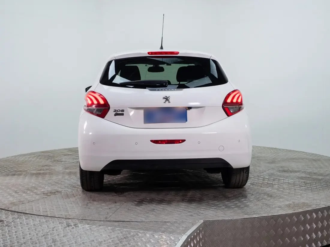Peugeot 208 1.2 Signature Puretech At año 2019