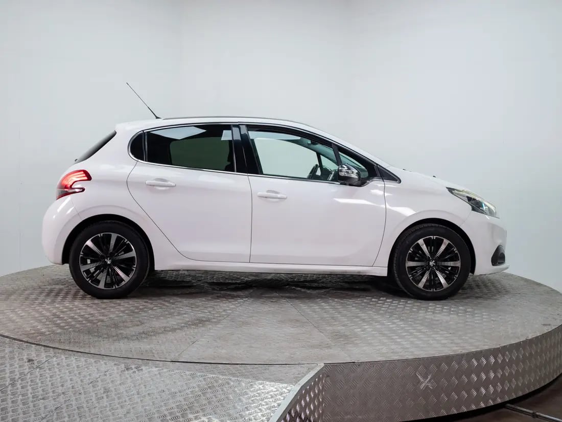 Peugeot 208 1.2 Signature Puretech At año 2019