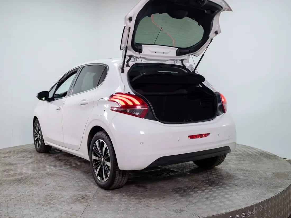 Peugeot 208 1.2 Signature Puretech At año 2019