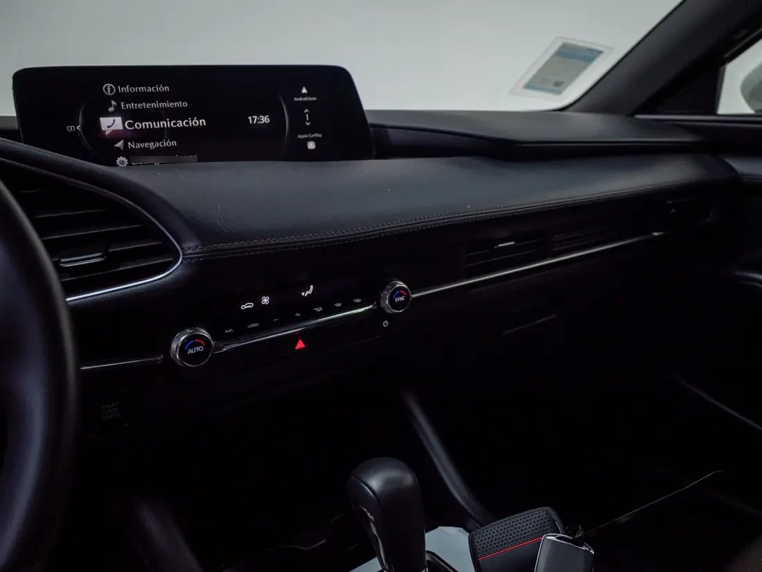 Mazda 3 2.0 Sport Core At año 2025