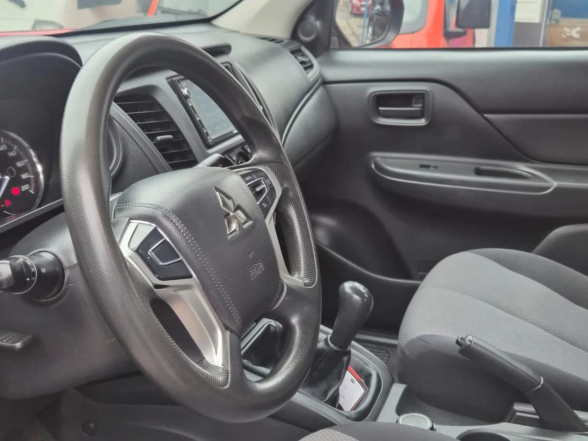 MITSUBISHI L200 Otra año 2023