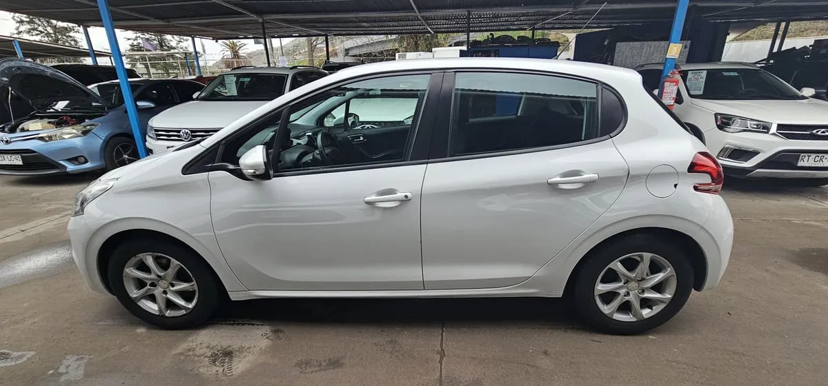 PEUGEOT 208 1.2 Active Pack Puretech E6 Mt año 2016