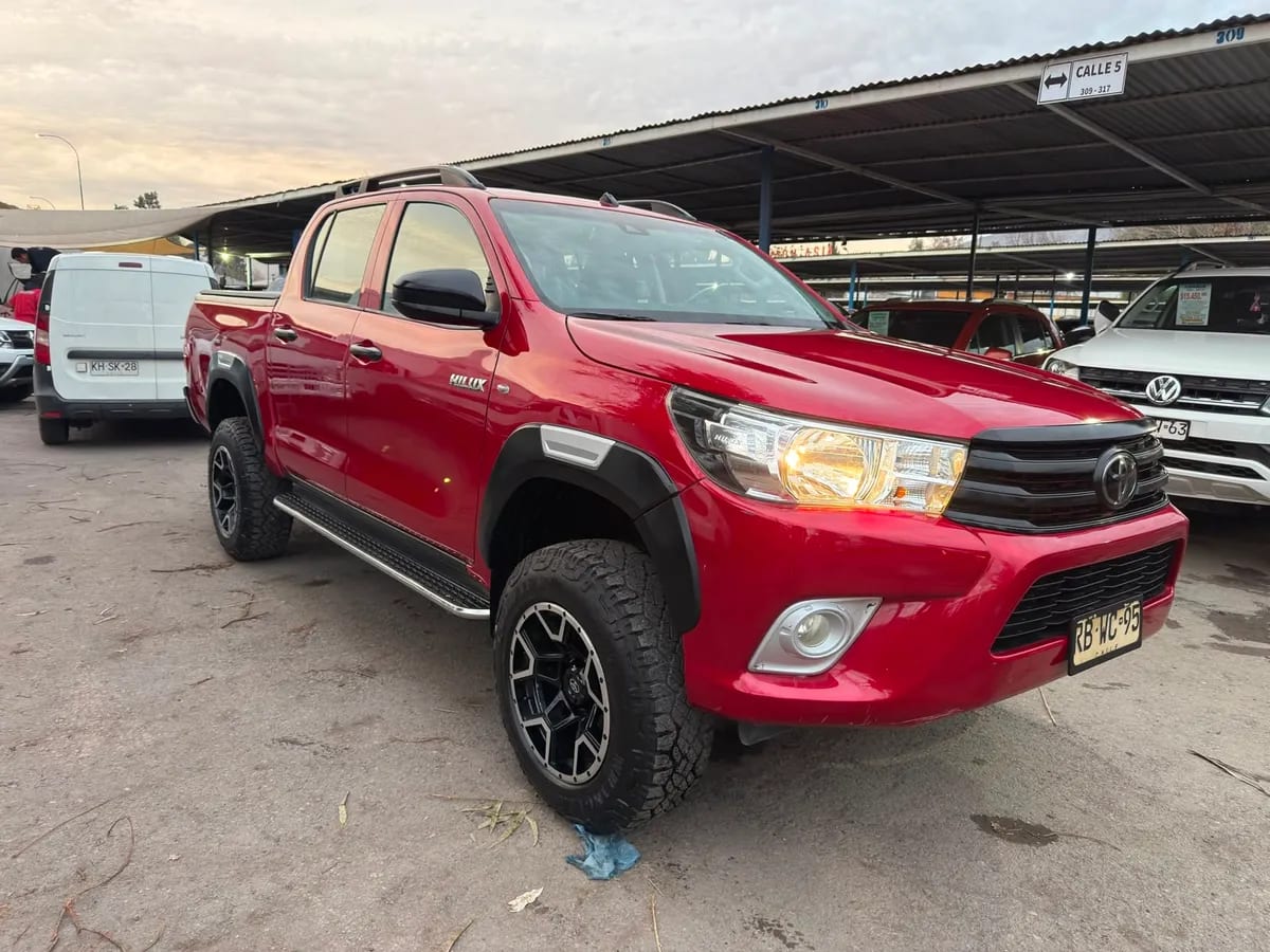 TOYOTA HILUX 2.4 Dx Mt Diesel año 2021