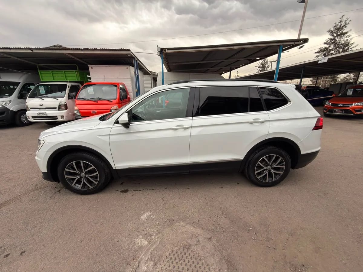 VOLKSWAGEN TIGUAN 2.0 Tdi Limited 4m 150hp At 4x4 Diesel año 2019