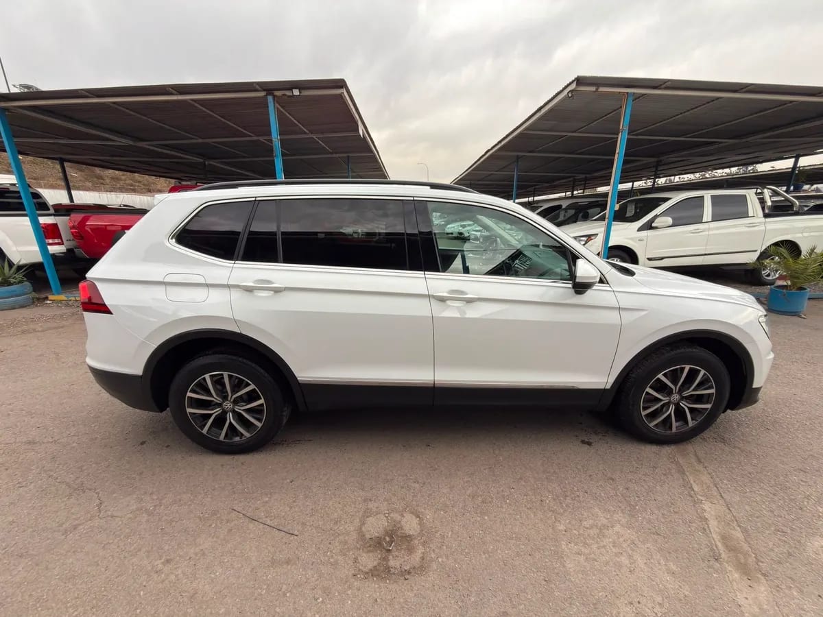 VOLKSWAGEN TIGUAN 2.0 Tdi Limited 4m 150hp At 4x4 Diesel año 2019