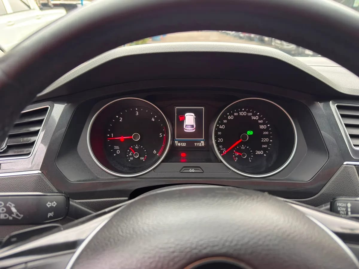 VOLKSWAGEN TIGUAN 2.0 Tdi Limited 4m 150hp At 4x4 Diesel año 2019