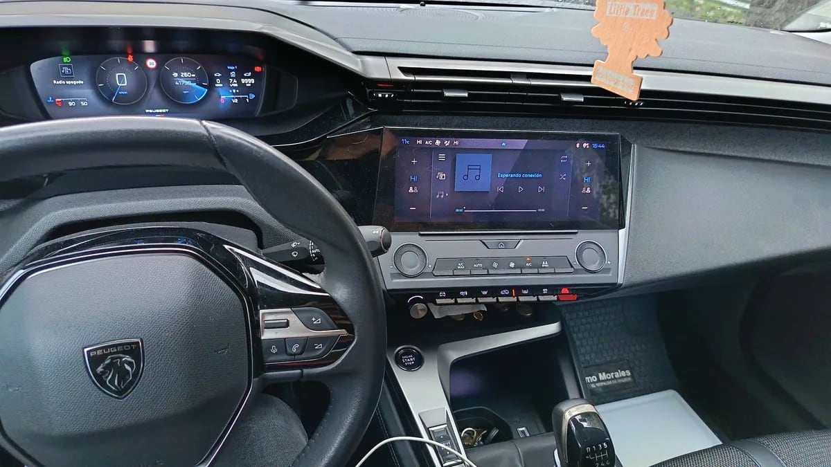 PEUGEOT 308 1.2 Allure Pack Puretech 130hp At año 2023