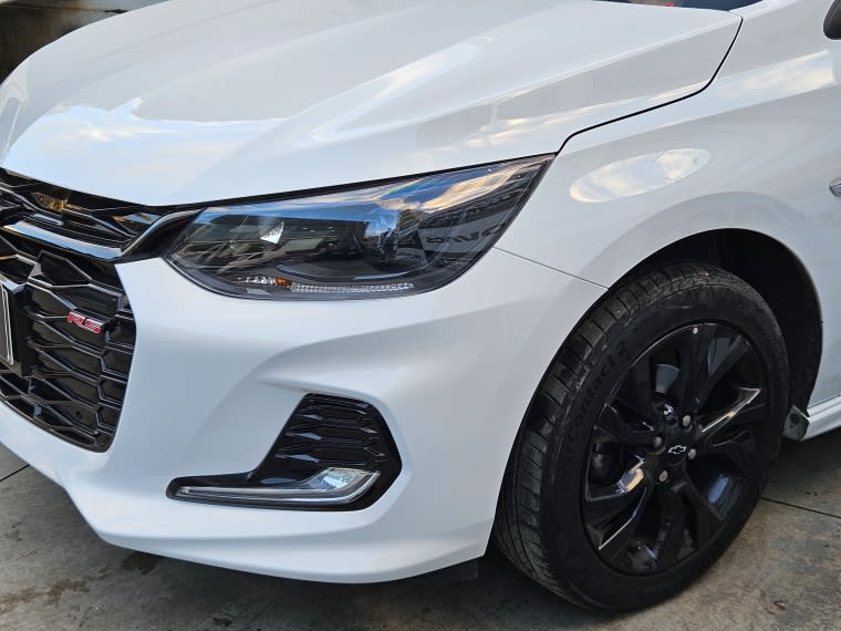 Chevrolet Onix 1.0t Rs Mt año 2025