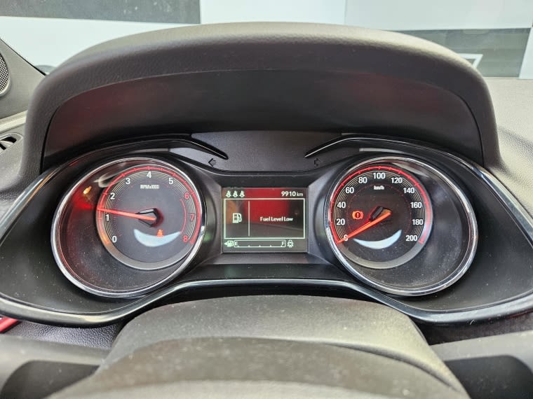 Chevrolet Onix 1.0t Rs Mt año 2025