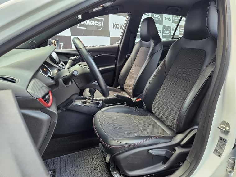 Chevrolet Onix 1.0t Rs Mt año 2025