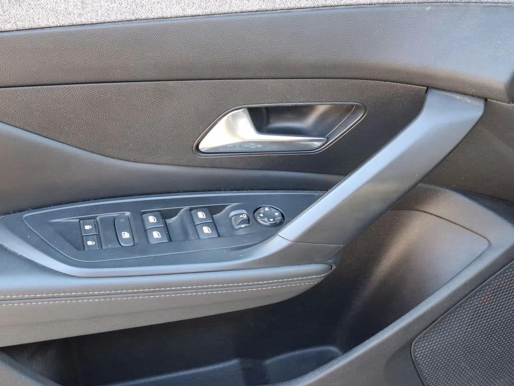 Peugeot 308 1.2 Allure Pack Puretech 130hp At año 2024