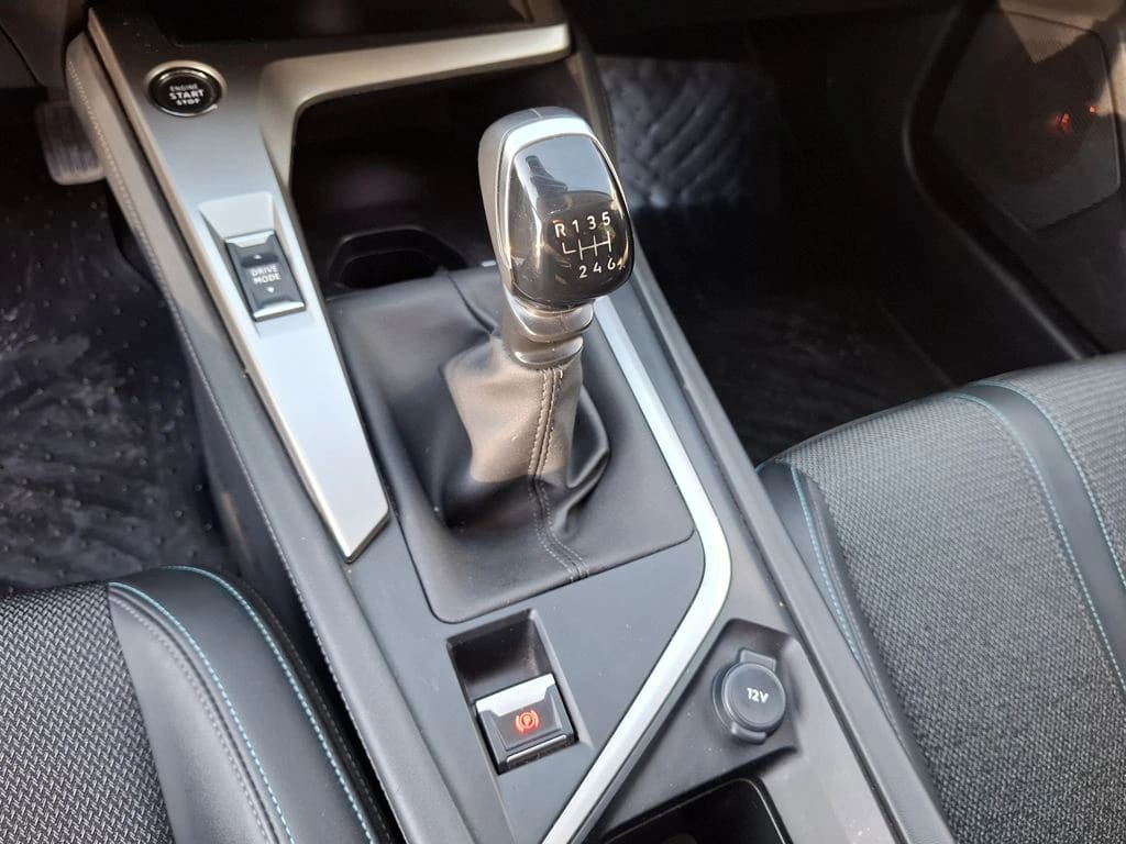 Peugeot 308 1.2 Allure Pack Puretech 130hp At año 2024