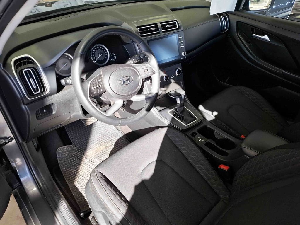 Hyundai Creta 1.5 Plus Su2id 4x2 Cvt At 5p año 2025