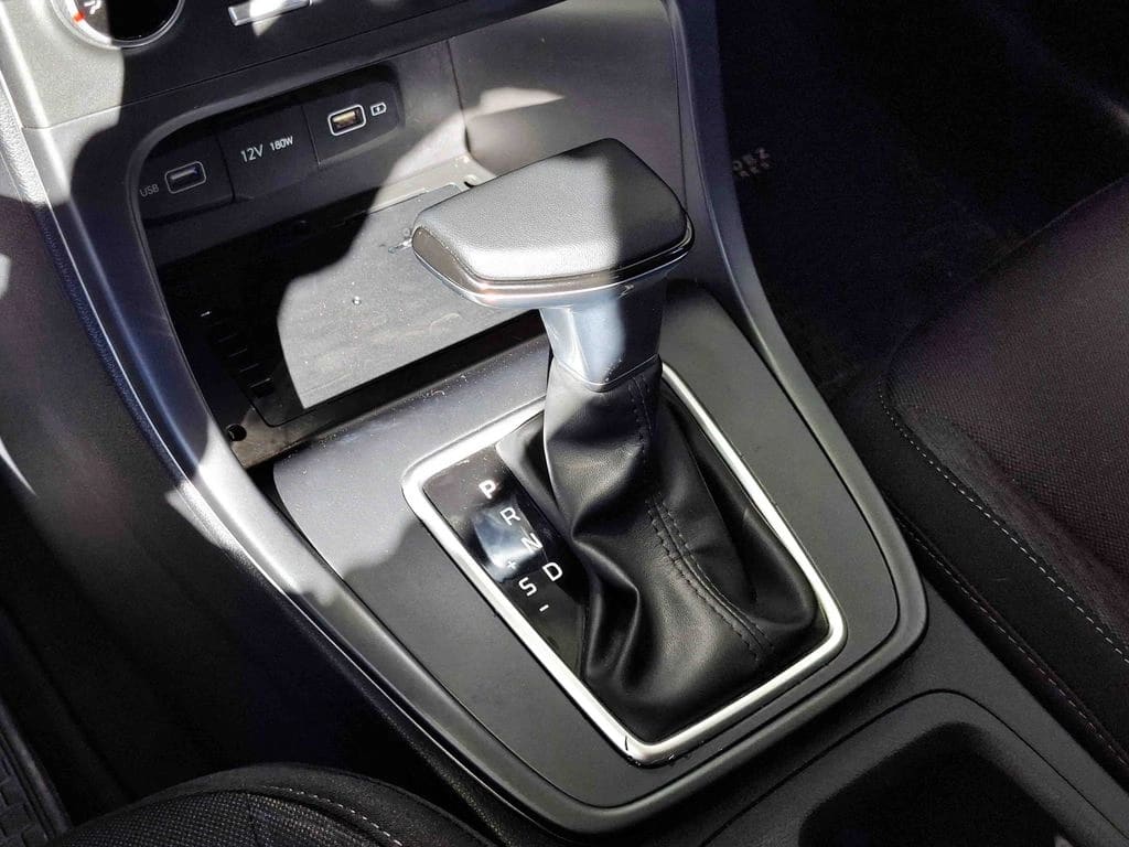 Hyundai Creta 1.5 Plus Su2id 4x2 Cvt At 5p año 2025