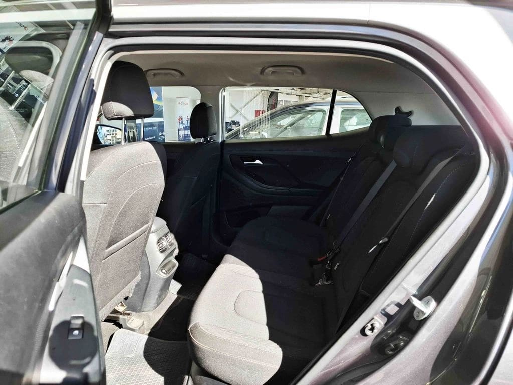 Hyundai Creta 1.5 Plus Su2id 4x2 Cvt At 5p año 2025
