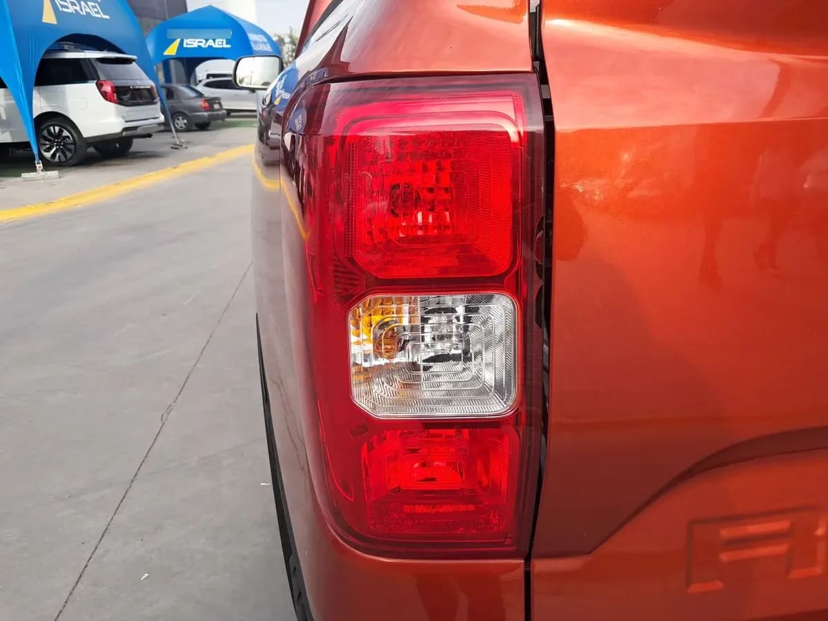 Ford Ranger 2.0 Xls Diesel 4x2 Dob. Cab. Mt 4p año 2025