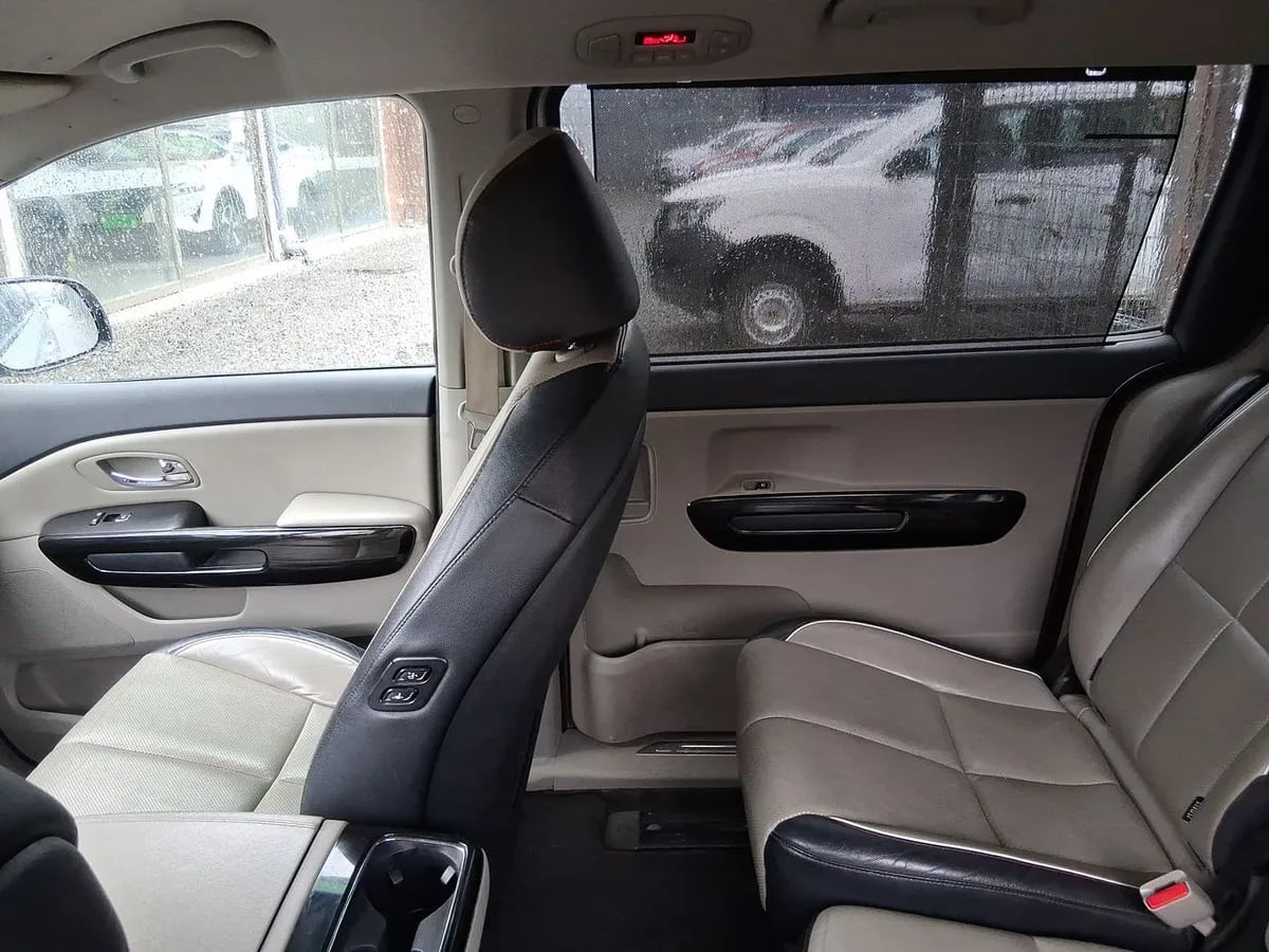 Kia Grand Carnival 2.2 Ex Diesel 4x2 8at 5p año 2020