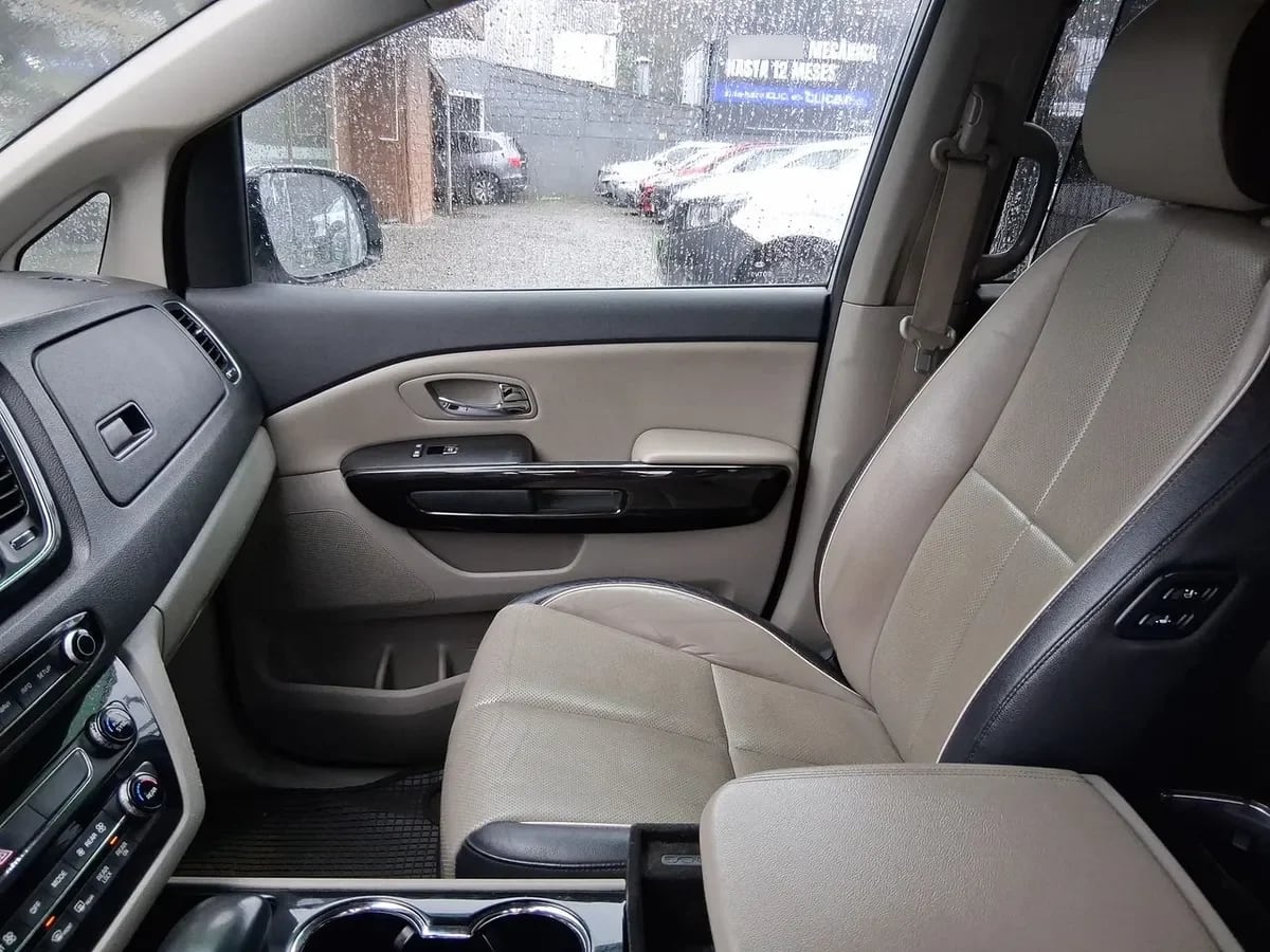 Kia Grand Carnival 2.2 Ex Diesel 4x2 8at 5p año 2020